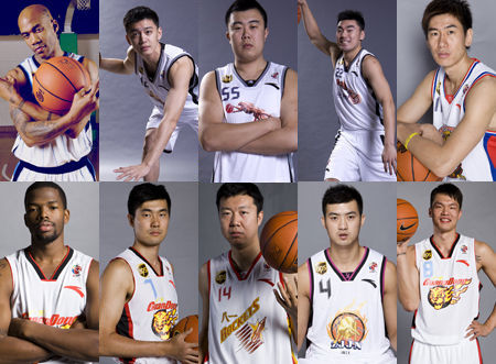 尤文跟队：加蒂扭伤膝盖，今天将接受检查（尤文随队消息：加蒂膝盖扭伤，今日接受检查）