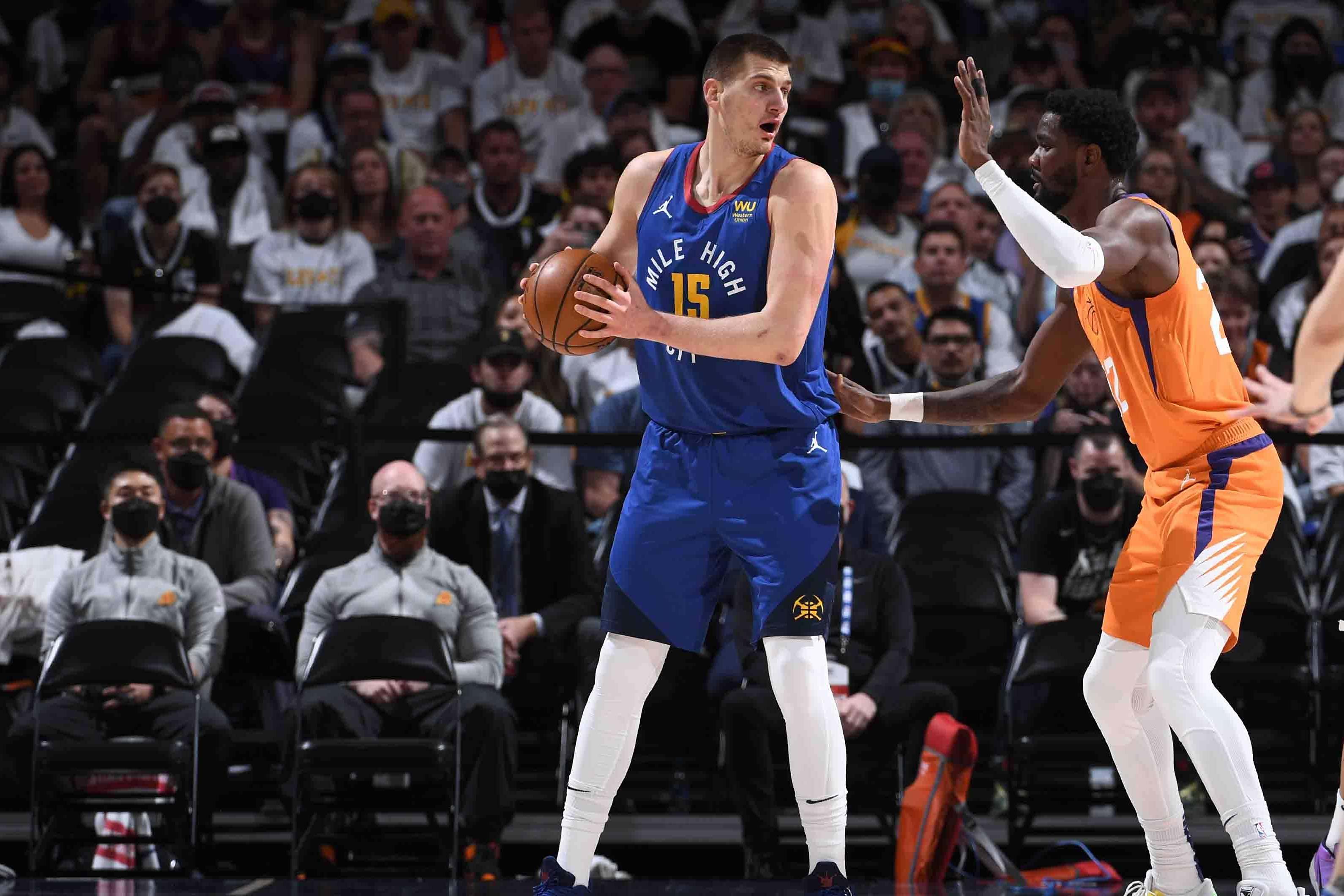 弗里克：没做好逼抢；我们不想用低位防守并靠反击1-0取胜（弗里克：逼抢执行不佳；我们不想靠低位防守与反击拿到1-0）