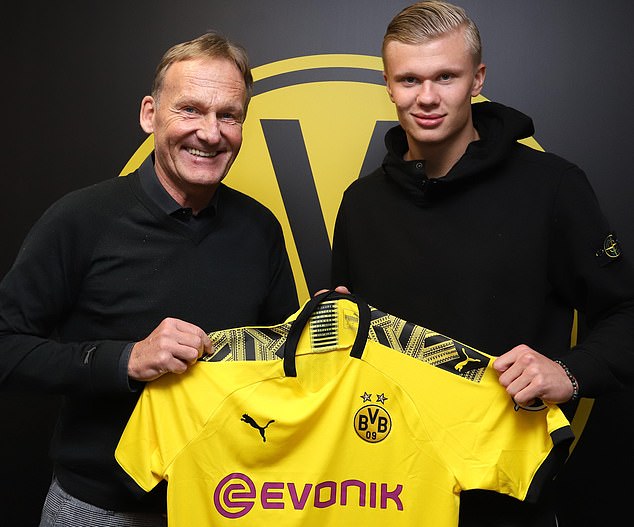 马刺客场115-102击败开拓者，福克斯37分带队取胜，展现全面实力。