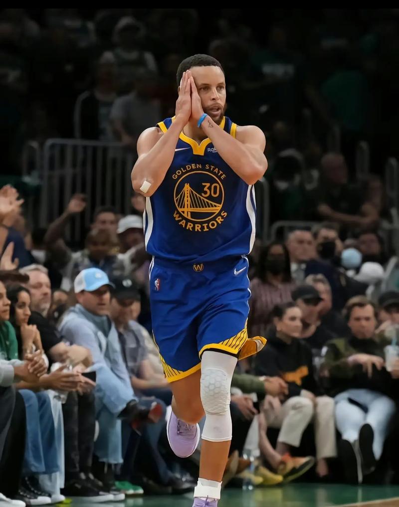 默森：斯凯利在防守时走神了，不过卡尔的进球确实精彩绝伦（默森：斯凯利防守走神，但卡尔这粒进球堪称惊艳）