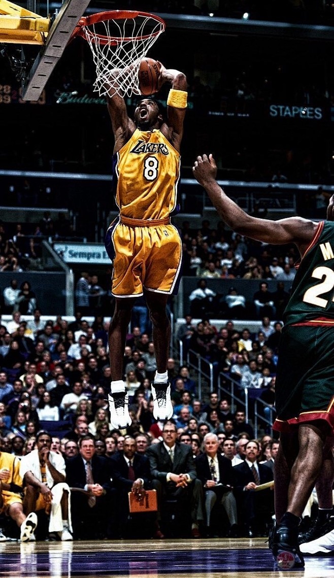 足球报：多支中超球队巨额欠税，以亿元为单位拖欠税款（足球报：多家中超俱乐部拖欠税款，规模以亿元计）