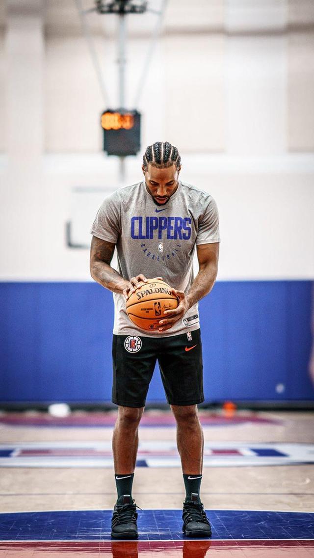 门将关键扑救锁定胜利（门将神扑定胜局）