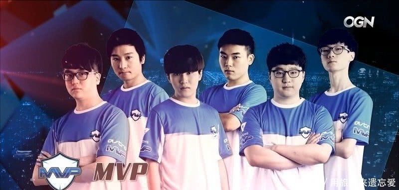 两位球员近 两位球员近